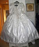 Wedding gown-size 12. Excellent