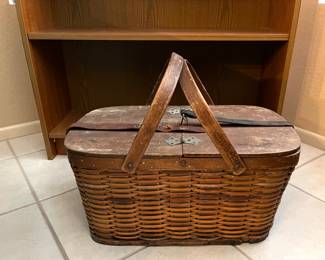 Hawkeye refrigerator basket