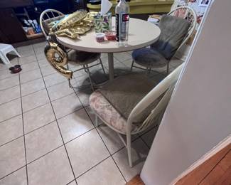 Nice size dinette set