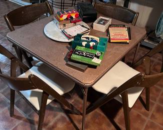 Set of 4 fold up chairs