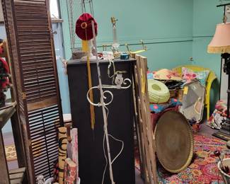 Various home decor, dividers wrapping paper etc.