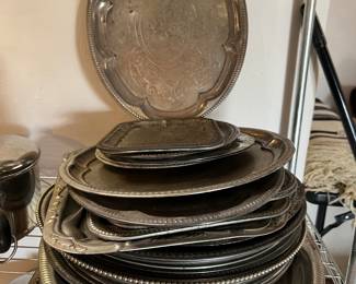 Vintage Mexican serving tins all sizes.