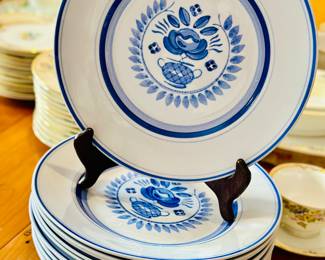 Arabia dinnerware