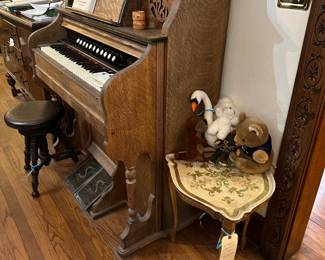 Antique oak pump organ