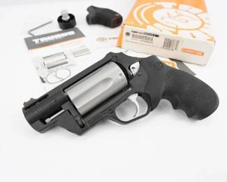 More than a decade since it was first introduced, the legendary Taurus Judge still rules. Today, it’s available in more than a dozen models. Capable of chambering both 45 Colt and 410 shot shell, it’s the original five-shot game changer .Comes with the box. This Revolver is in excellent condition showing normal signs of use and wear. 