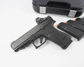 Chambered in 9mm Luger the G48 features a compact Slimline frame and a black slide. The 10-round magazine capacity makes it ideal for concealed carry. Designed for comfort, The G48 combines a compact-size grip length, a built-in beaver tail and a minimal profile for a comfortably balanced, versatile grip that´s ideal for a variety of users.The frame features elements of the Gen5 and Slimline series such as the short trigger distance, a frame with a built-in beavertail, a reversible magazine catch and the incredibly accurate, match-grade GLOCK Marksman Barrel (GMB) and precision-milled front serration's. This pistol is in excellent condition showing normal signs of use and wear. 