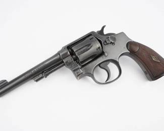 Smith & Wesson Hand Ejector M1905, 4th Change (1922) in .32-20 caliber. Great condition, classic design. Original wooden grips. A piece of firearm history with reliable performance.