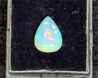 Welo Ethiopian Opal, 5.40 ct, 15.40 x 11.52 x 6.40mm, No Treatment