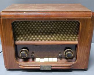 Stamford Spirit Of St Louis CD/AM/FM/Shortwave Radio, CD Powers On