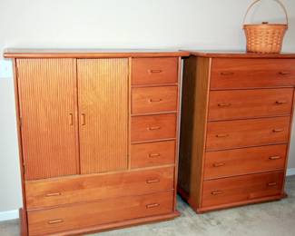 5 pc. Queen Bedroom Set (Queen Bed, 2 Chests, Dresser with Mirror, Nightstand)