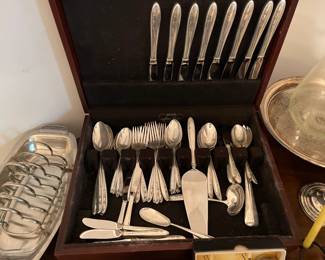 Lunt sterling silver flatware service for 8