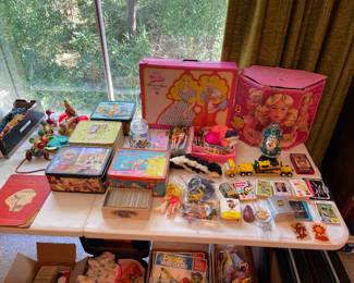 Cool collection of vintage toys, Barbie, lunchboxes and more. 