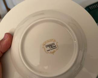 Beautiful set of Syracuse china / dinnerware 