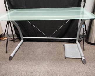 Modern Industrial Style Metal Frame Workstation With Tempered Glass Top