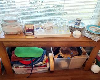 •Sofa/entry/versatile table •Corning Ware, baskets, place mats & MORE!!
