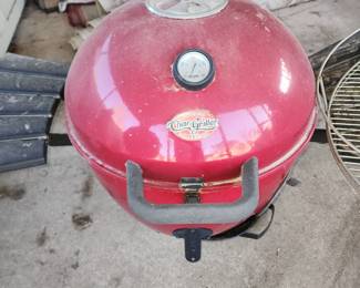 Chargriller - This is dirty but brand new - We have the legs for it - Still in the box