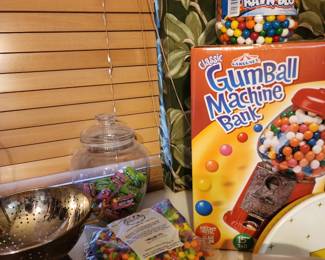 New Gumball Machine with Balls
