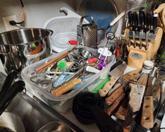 Kitchen Knives and Utensils 