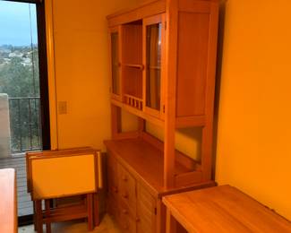 Ethan Allen hutch, TV trays