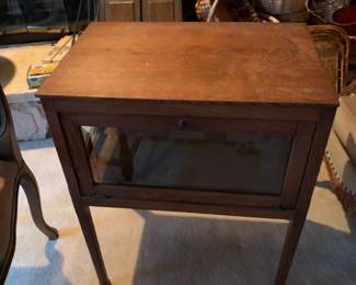 Vintage 3-sided display case Chesapeake