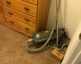 Electrolux canister vacuum 