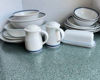 Set Vintage Pfaltzgraff Serving Pieces in Sky Pattern