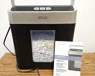 Ativa 8-Sheet Micro-Cut Lift-Off Shredder With Handle
