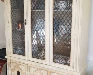 Dining room set- Buffet and Hutch (not Starsky)