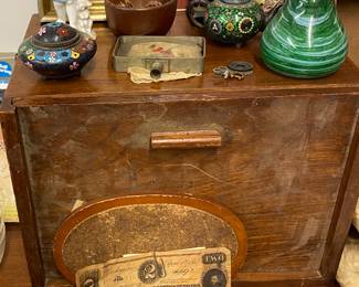 Vtg. Wooden box with Vtg . Home decor 