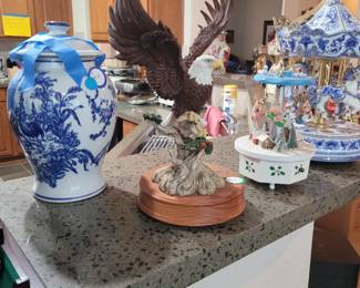FINE EAGLE STATUE AND ORIENTAL VASE
