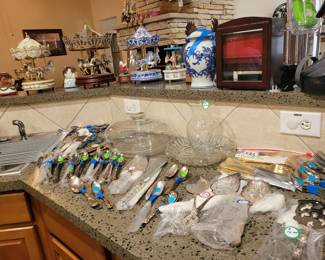 FLATWARE AND SERVING PIECES.  