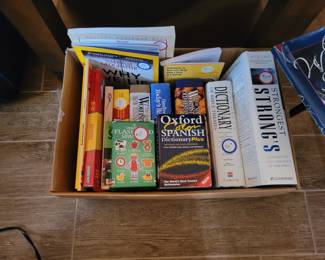 DETAIL OF SPANISH LEARING BOOKS PLUS OTHER