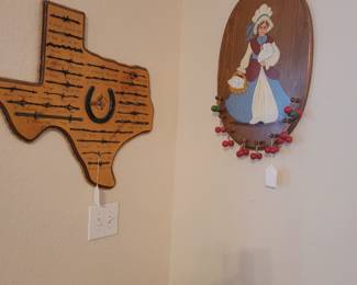 TEXAS WOOD PLAQUE WITH VARIOUS BARB WIRE STYLES USE IN FENCING;  CUSTOME HAND MADE AND PAINTED PLAQUE OF WOMEN