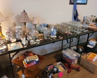 NOTICE THE SEASHELL COLLECTION, INCLUDING SPECIAL SAND DOLLAR WITH PICTURE TELLING STORY OF SAND DOLLAR SIGNIFICANCE