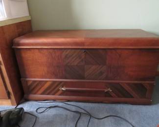 Cedar Hope Chest with bottom drawer