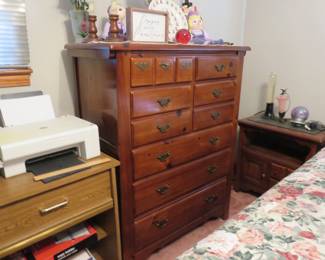 Matching chest of drawers