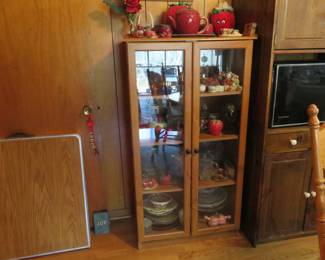KnickKnack cabinet 