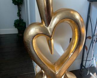 3ft tall Heart Vase in perfect condition