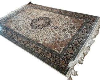 $0 USD      Vintage Hand Knotted Area Rug NJ220-42     77 x 63"

Local pick up Rockville, MD.  Contact us for shipper suggestions.