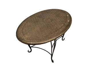 $300 - Beautifully Hammered Metal Top Coffee Table NJ220-32                                                                                                         The Beautifully Hammered Metal Top Coffee Table boasts a stunning and unique design, with its beautifully hammered metal top. Crafted with expert precision, this coffee table adds a touch of elegance to any living space. Elevate your home decor with this one-of-a-kind piece that is both functional and visually appealing.

Dimensions: 32 x 21 x 16"H

Condition:  Very good condition.  

Local pick up Rockville, MD.  Please contact us for shipper suggestions