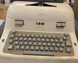 Working IBM electric typewriter