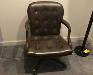 Leather tuffed Desk Chair