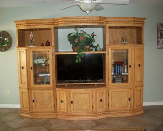 5pcs Broyhill Furniture Pine Media Wall Unit