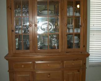 Broyhill Furniture 2pcs. Pine China Hutch with Lights.