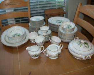 74pcs. Aichi China "Ashworth" Pattern , Made in Japan