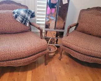 Animal print chair set