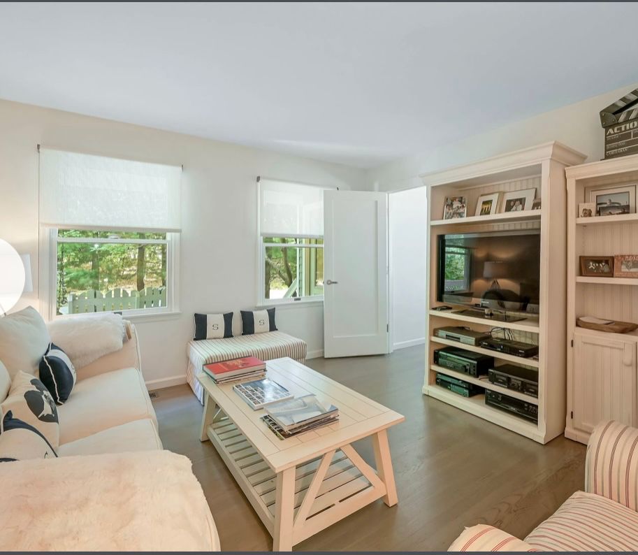 Estate sales by Yasemin in East Hampton, NY starts on 1/26/2024