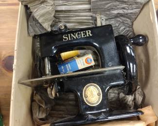 Singer sew handy ventage sewing machine