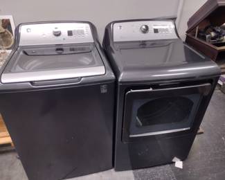 Very nice set GE washer and Dryer. Appliances