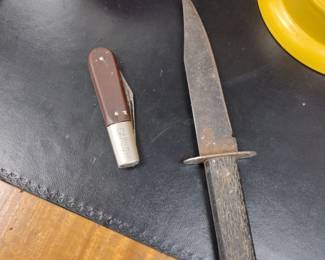 Vintage pocket knives.